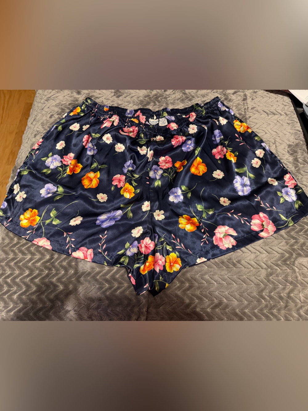 Vintage Honors Intimates Navy Floral Satin Pajama Shorts - XXL.